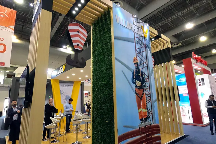 Stand en una exposición industrial